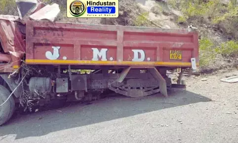 HP News Today खाई में गिरा टिपर, 14 साल के बच्चे की मौत, 8 घायल